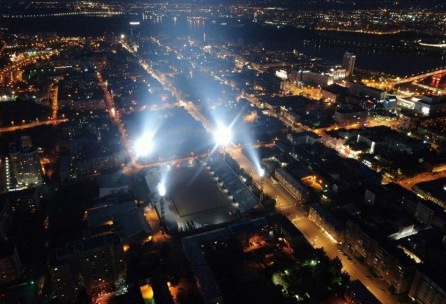 В Красноярске вместо фейерверка на 9 мая зажгут прожекторы