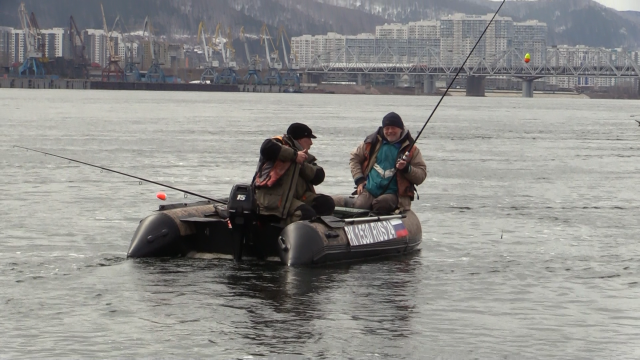 «Рыба должна быть 23 см – не меньше»: правила и ограничения в период нереста в Красноярском крае