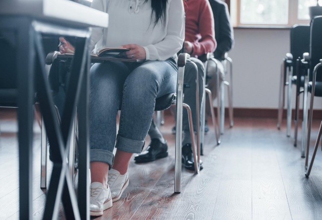 Выгнала с ЕГЭ за чистые листы в паспорте: наблюдателя оштрафовали на 20 тысяч рублей в Ачинске