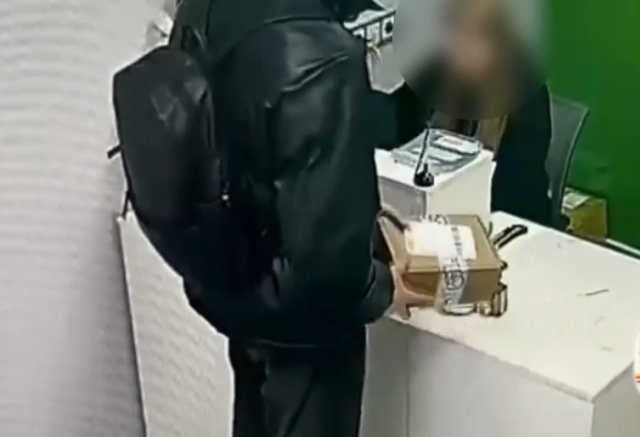 «Сказал, что прислали пустую коробку»: красноярец заявил о мошенничестве, чтобы скрыть от девушки перепродажу телефона