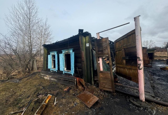 Ребенок и двое взрослых погибли в пожаре в Красноярском крае