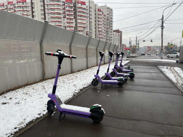 Сезон электросамокатов в Красноярске только начался, а горожане уже успели поспорить