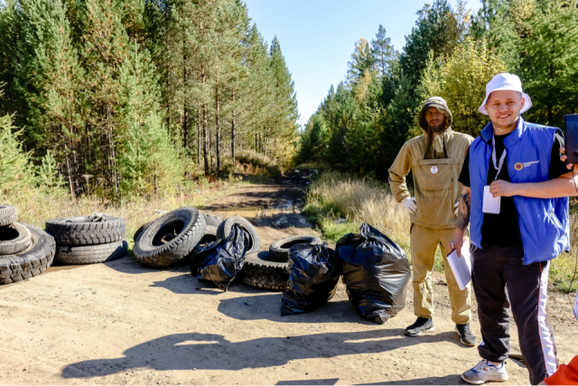 Волонтеры собрали более 1000 мешков мусора у реки в Богучанском районе