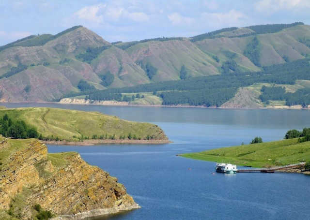 Пляж почти за 29 млн рублей построят на Красноярском море