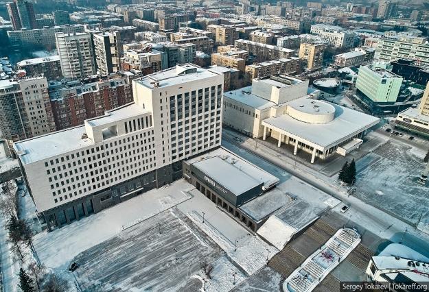 «Сибиряк» проиграл торги на ремонт офиса «РусГидро» возле Театральной площади: работами займется компания из Москвы