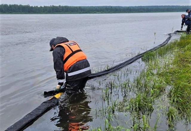 Межмуниципальный режим ЧС ввели в Красноярском крае из-за разлива топлива в Казачинском районе