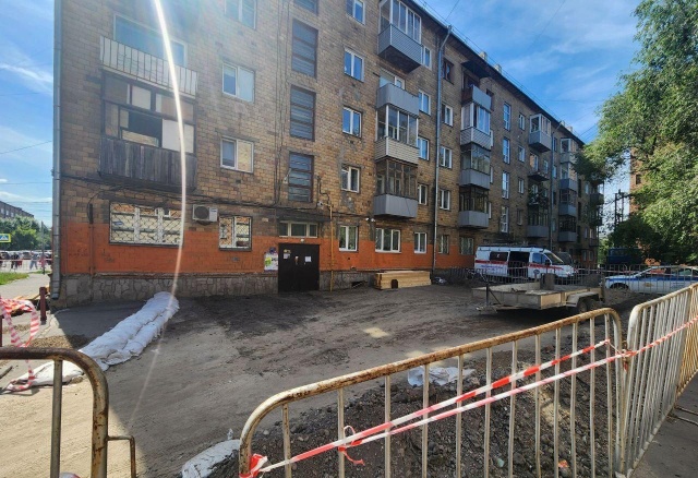 В Красноярске дом на Бограда признали аварийным и подлежащим сносу