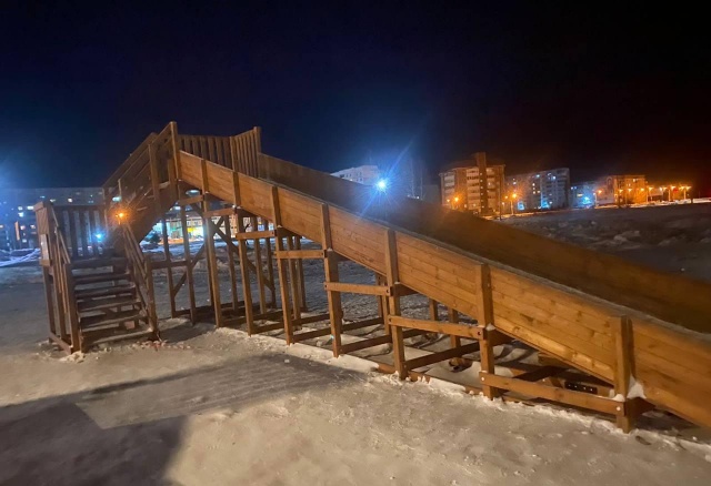 Двое детей получили травмы на ледяных горках в Шарыпове