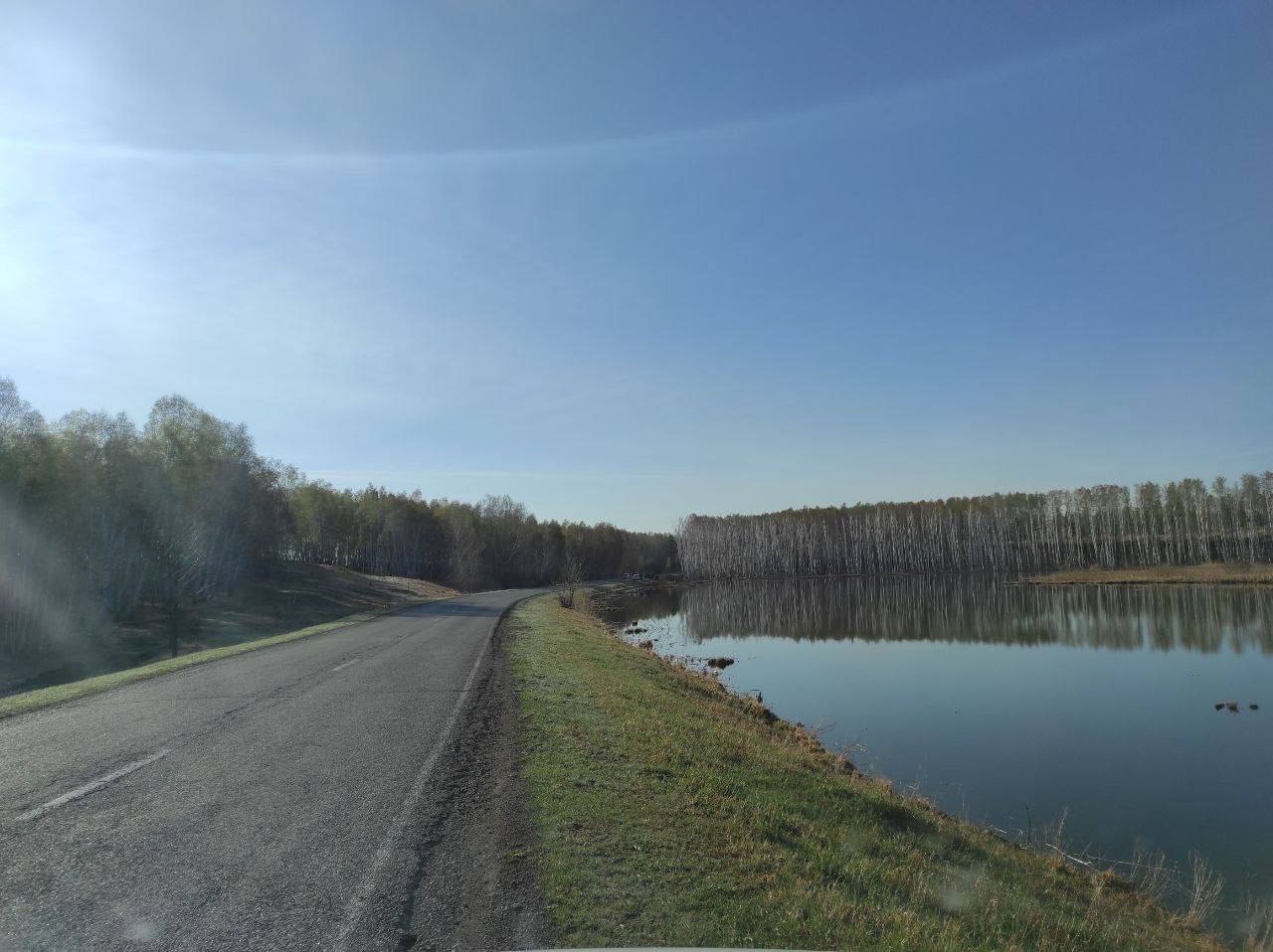 Пять человек погибли в аварии в Шушенском районе: машина упала в воду с  обрыва