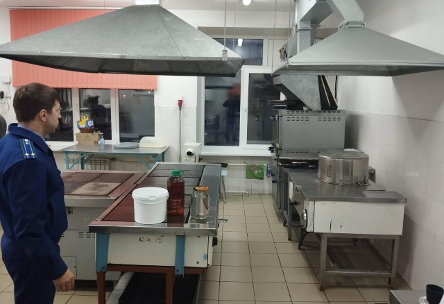 Канская школа выплатила компенсацию ученикам, пострадавшим от массового отравления