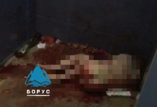 Тело голого мужчины в крови нашли возле красноярского рыбного магазина 