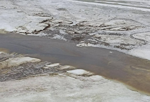 В Эвенкийском районе из-за прорыва трубопровода разлились нефтепродукты