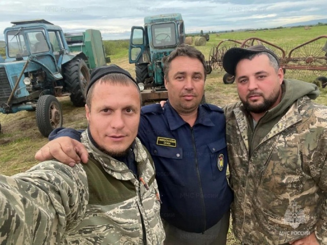 Пожарный МЧС России спас тонущих детей в Кежемском округе