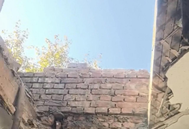 Потолок рухнул во время капремонта в жилом доме в Красноярске