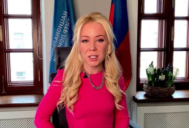 «Вы построили карьеру на серийном доносительстве»: Екатерину Мизулину призвали отчитаться о трате 200 млн рублей из бюджета России «Вы построили карьеру на серийном доносительстве»: Екатерину Мизулину призвали отчитаться о трате 200 млн рублей из бюджета России