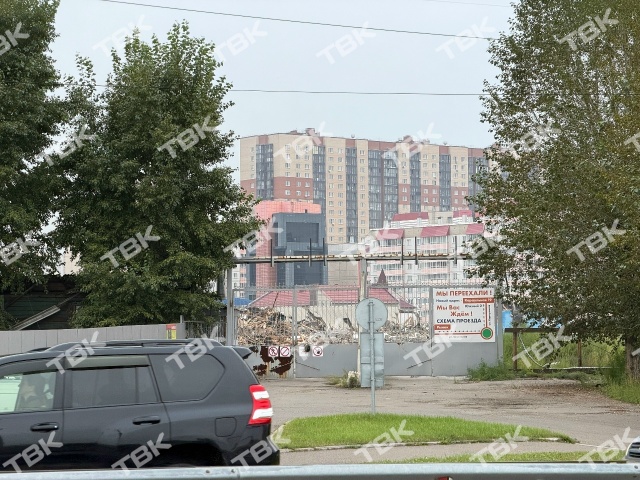 «Южный» рынок в Красноярске начали сносить