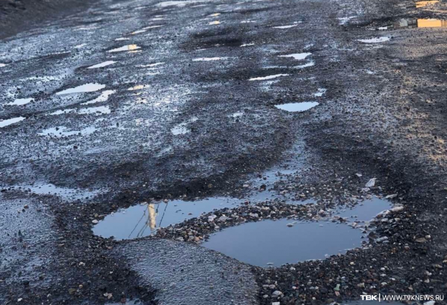 «Сам езжу, сам вижу эти ямы»: Михаил Котюков оценил состояние дорог в Красноярске
