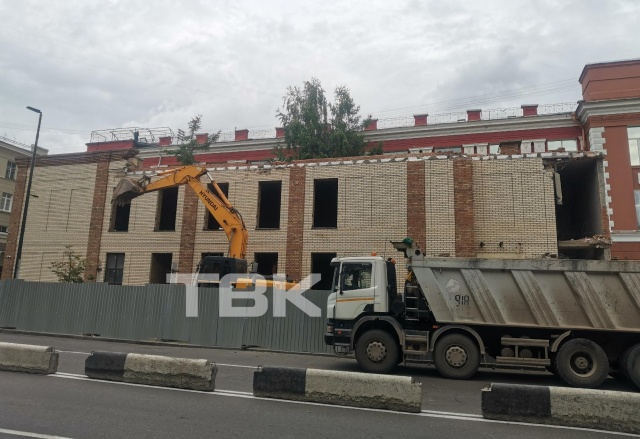 Участок дороги в центре Красноярска перекрыли из-за демонтажа «Кантри» 