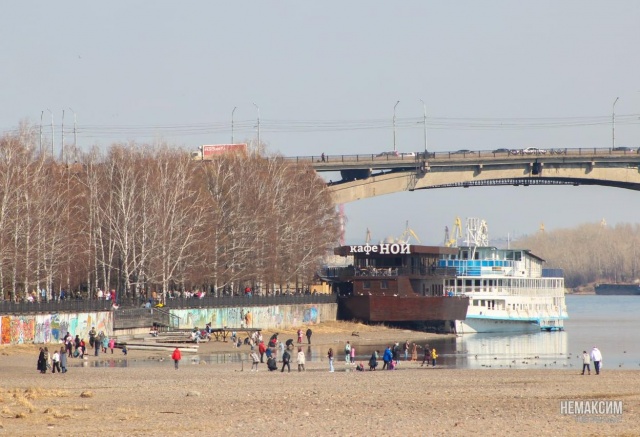 Уровень воды в Енисее искусственно поднимут для начала навигации