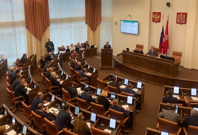 «У меня пенсия 15 тысяч вместе с инвалидностью»: как красноярцы отреагировали на инициативу депутатов поднять себе пенсии