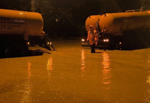 Прокуратура внесла представление красноярским дорожникам за забитые ливневки