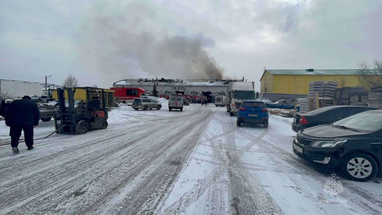 Пивоваренный завод Zelen загорелся в Красноярске