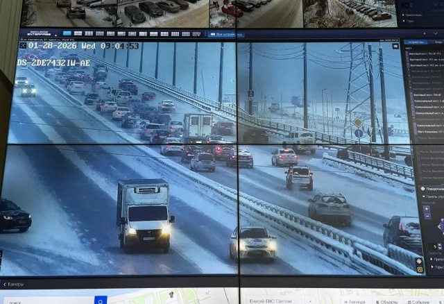 Выделенную полосу на Николаевском мосту отменят на 2 недели в Красноярске