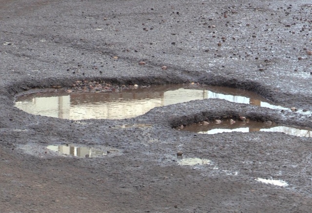 Дефекты нашли почти на половине гарантийных дорог в Красноярске