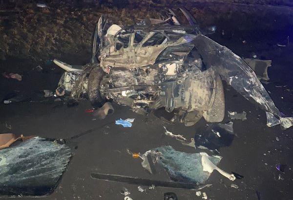 Под Красноярском Toyota столкнулась с грузовиком: в аварии пострадали двое детей