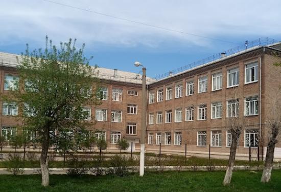 «Угрожают не допустить до занятий»: почему красноярских школьников заставляют оформить банковские карты