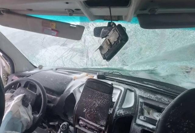 11 человек пострадали в аварии маршрутки и грузовика под Ужуром