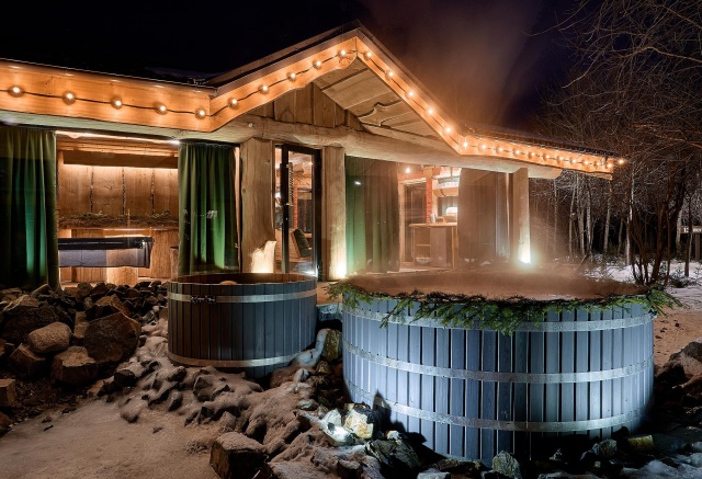 «Теплая вода, пар поднимается в небо, вокруг – тишина». Где погреться в Красноярске: подборка бань и купелей 