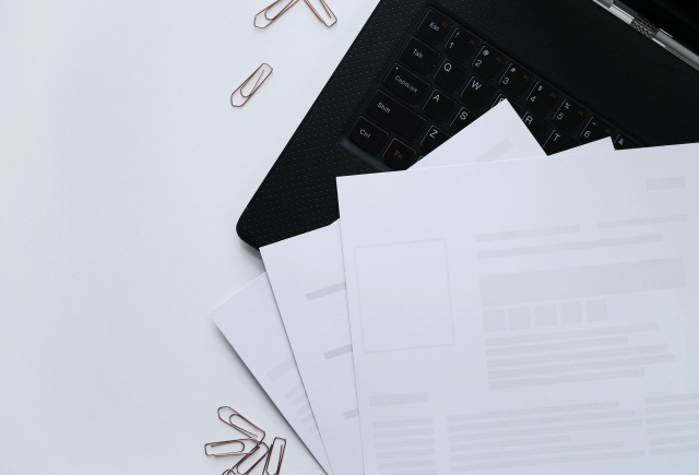  «Ушел Владимиром, пришел Владиславом»: истории подписчиков о путаницах в документах