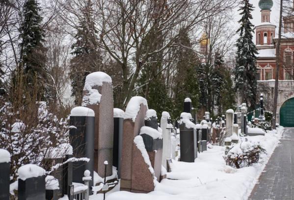 Новые правила захоронения на кладбищах утвердили в Красноярске