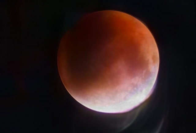 Кровавая Луна взошла над Красноярском: публикуем кадры