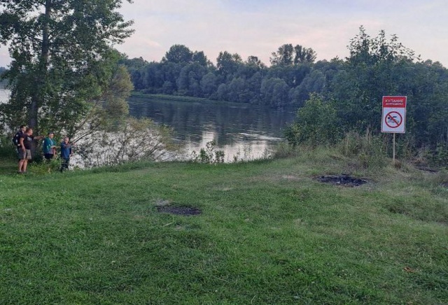 Подросток утонул на глазах у друзей в Назаровском районе