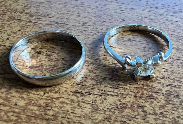 Взяла Cartier и ушла через пожарный выход: красноярская няня украла украшений почти на полмиллиона