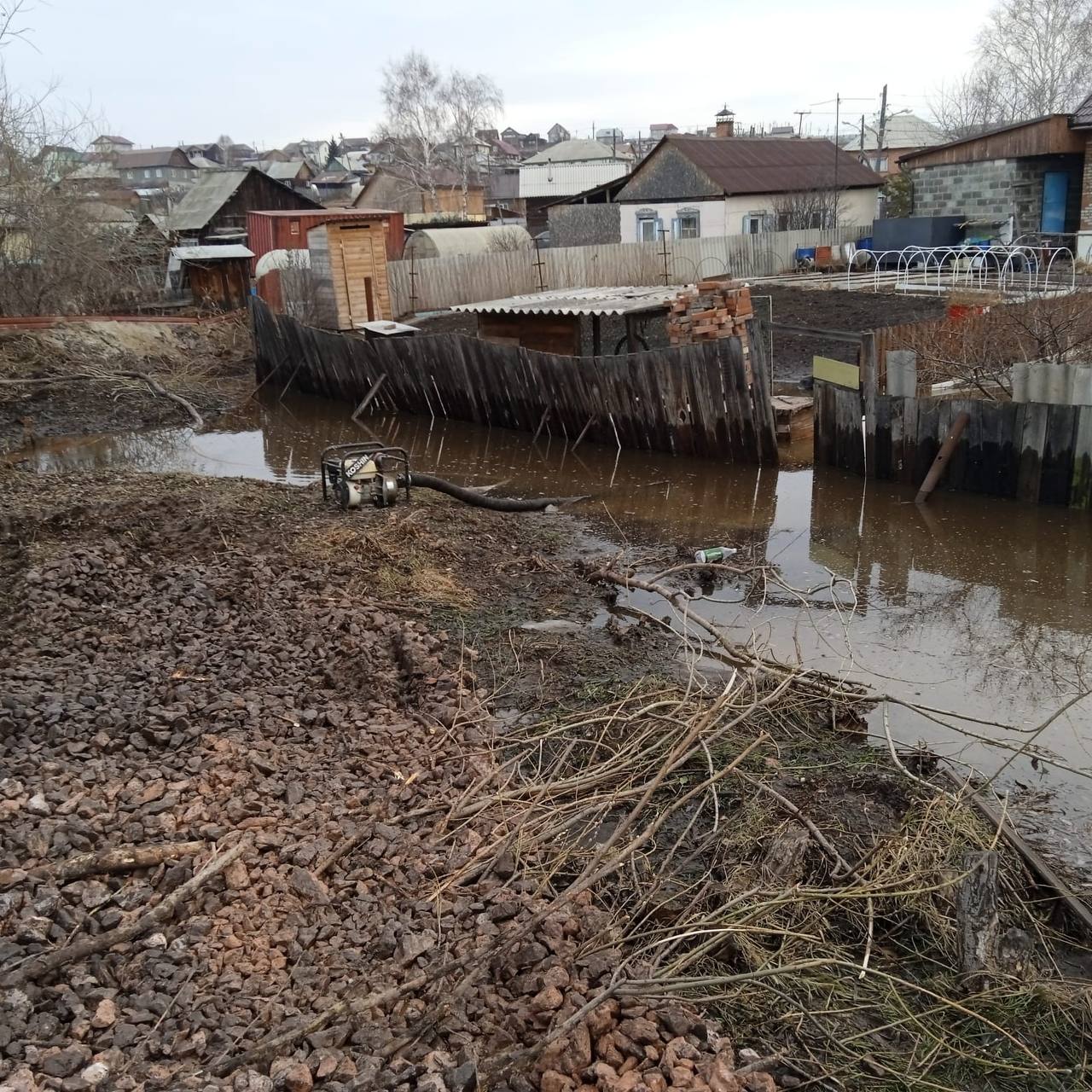 На Бугаче затопило жилые дома: уровень воды поднялся на 24 см за ночь