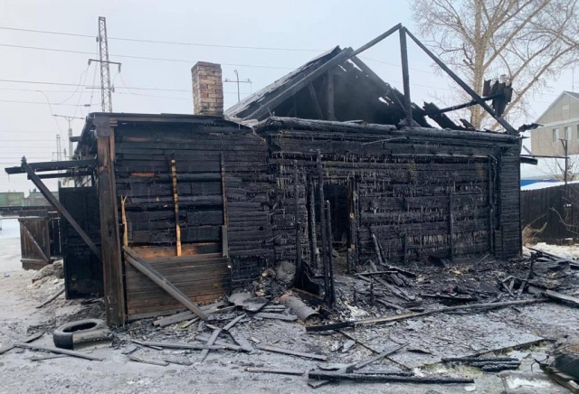 В Рыбинском районе мать и двое детей погибли в пожаре