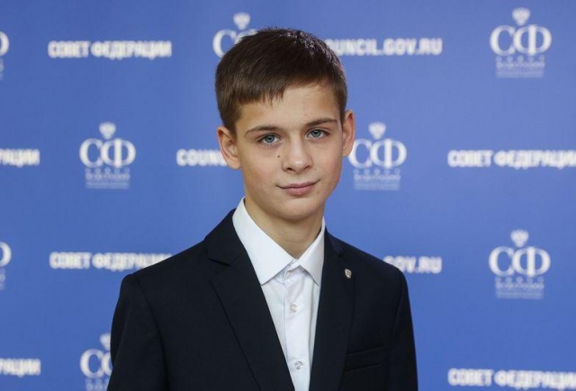 Красноярского школьника наградили медалью за спасение жизни