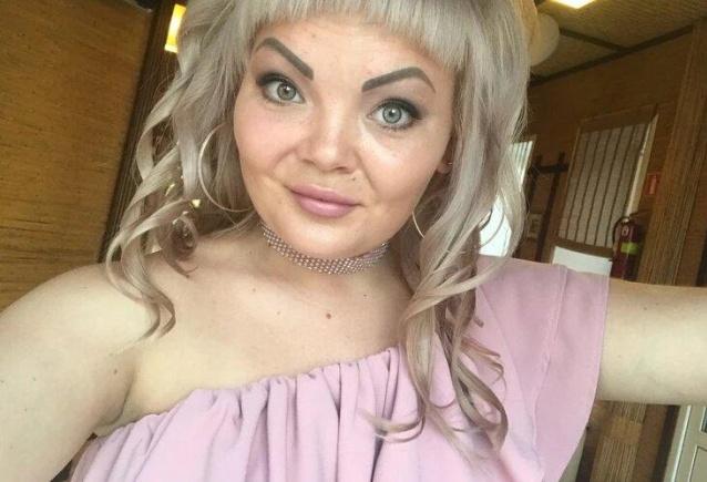 Банк требует у вышедшей по УДО кассира из Ачинска возместить украденные миллионы