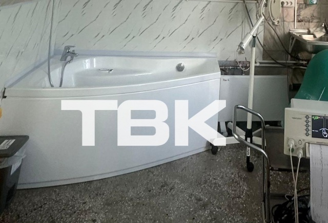 Ванну для водных родов установили в городском роддоме Красноярска