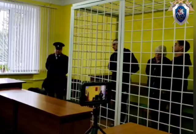 Били ногами, проводами и палками: в Боготольском районе посадили опекунов за издевательства над детьми