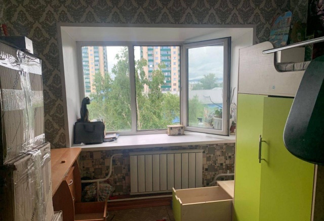 Ребенок умер после падения из окна 5 этажа в Абакане