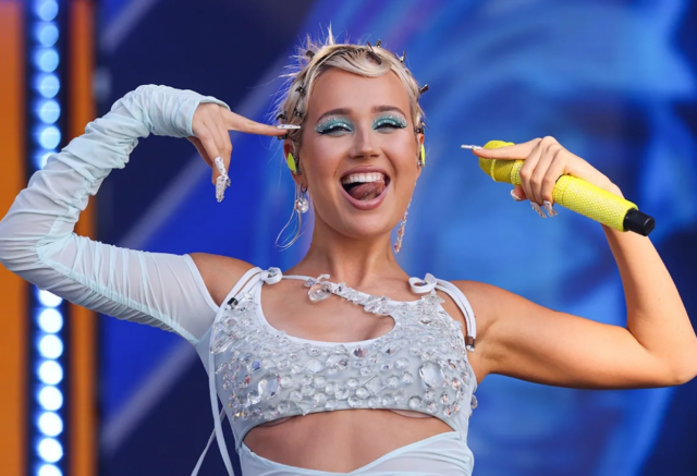 Певица Клава Кока даст бесплатный концерт в Красноярске