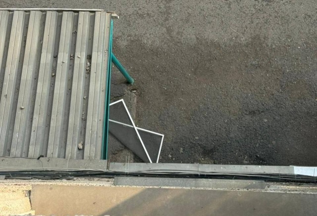 «Оперлась на москитную сетку»: еще один ребенок выпал из окна в Ачинске