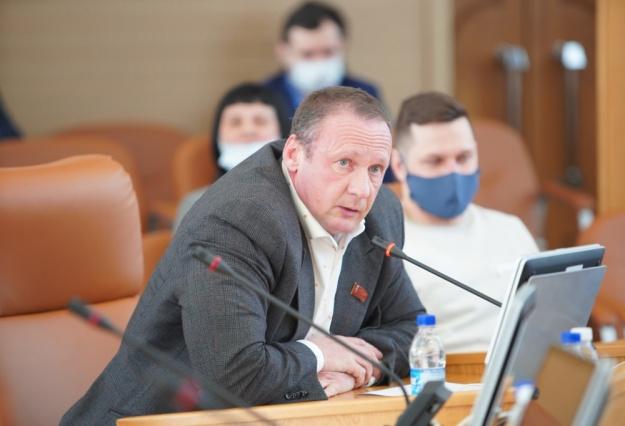 «Может, Москва выводы кадровые сделает»: депутат Дюков раскритиковал чиновников за VK Fest в Красноярске