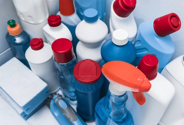 В Красноярском крае мать поругалась с сыном и заставила выпить чистящее средство