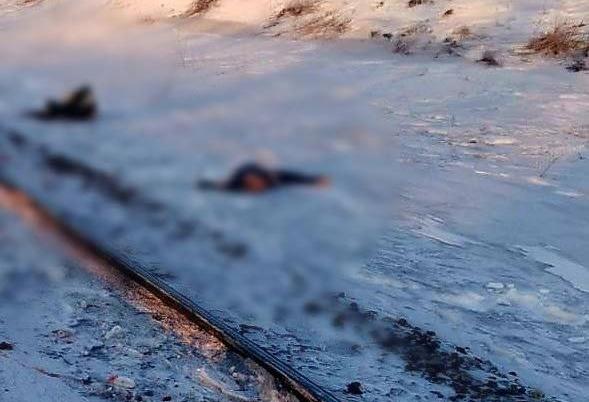 Поезд насмерть сбил девушку в наушниках в Красноярске