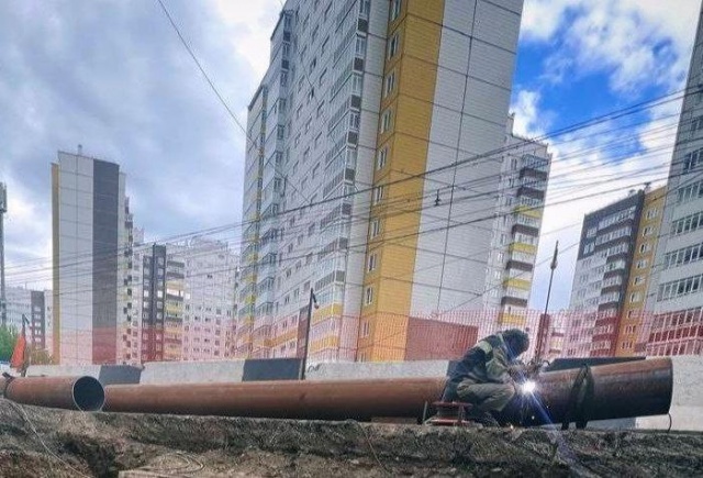 Улицу Партизана Железняка в Красноярске частично перекрыли из-за ремонта трубопровода